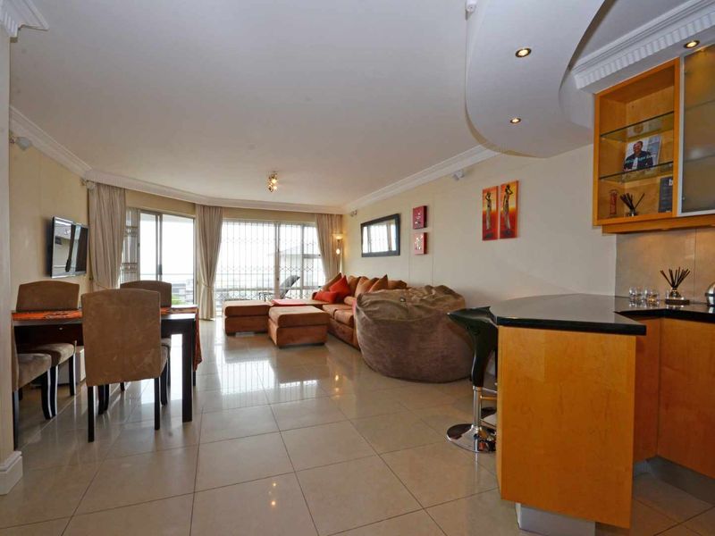 Furnished 2 bedroom apartment in Sea Point - Photo 4