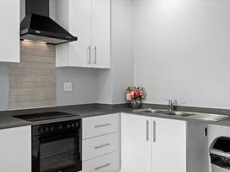 Contemporary Lock-Up-and-Go Living in Cotswold Fenns | 2 Bedroom, 2 Bathroom - Photo 4