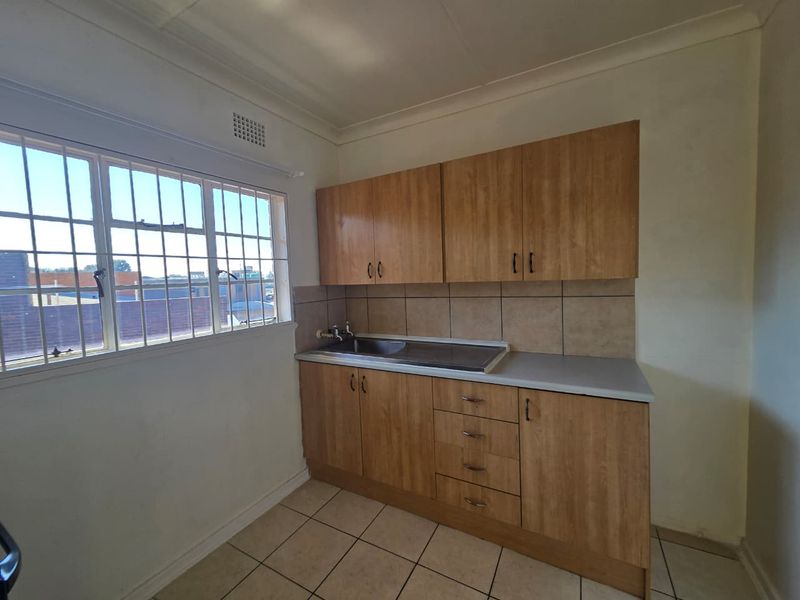 Spacious Flatlet to Rent in the Prime of Horison on 2nd floor - Photo 6