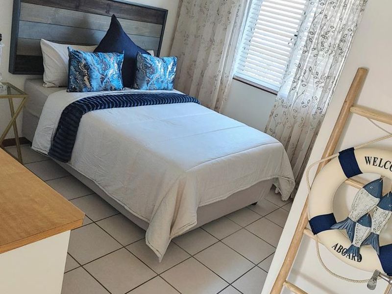 Prime Coastal Investment – Penthouse Living Opposite Scottburgh Main Beach - Photo 9