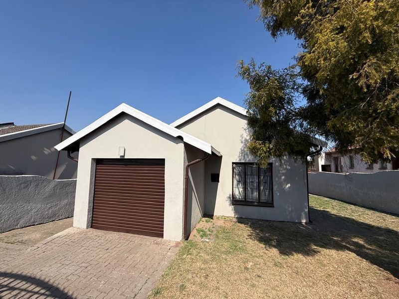 Neat 3 bedroom home - Photo 2