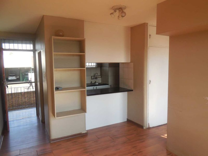 x1 Bedroom apartment at Maryn Flats - Photo 2