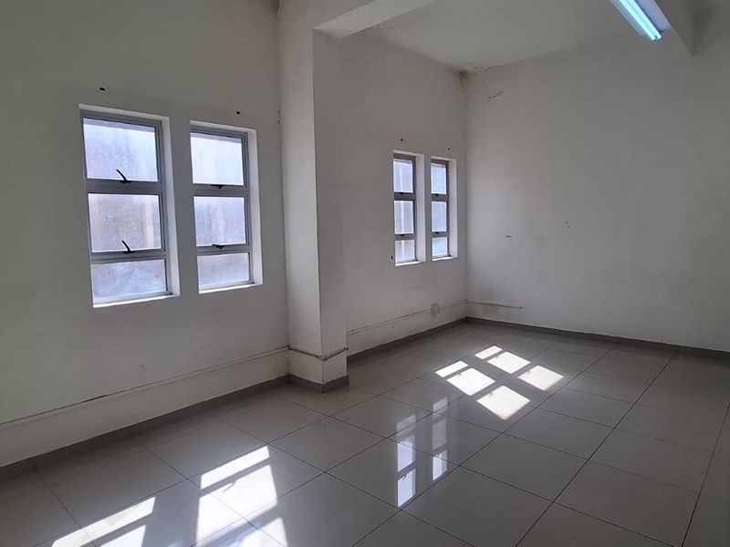 Brand-New Elevator Access in Durban CBD Commercial Space! - Photo 2