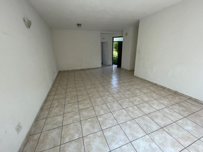 UNFURNISHED TWO BEDROOMS - Photo 10