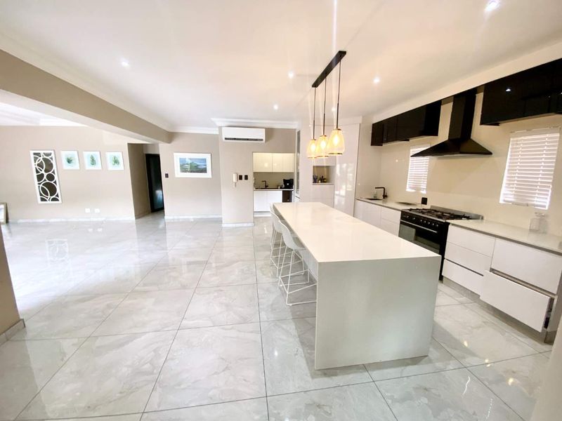 Hendra Estates - Stunning Freestanding Home In Security Estate In Prime La Lucia For Rent! - Photo 7