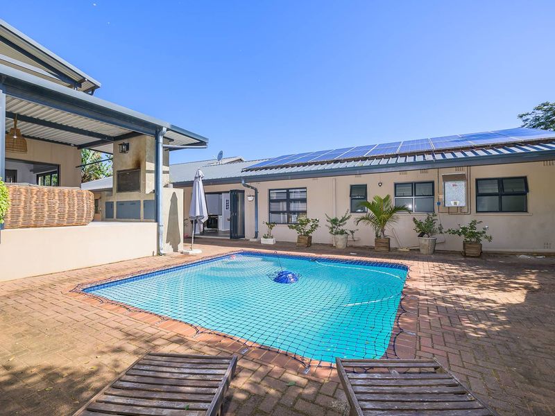Spacious 6 Bedroom Family Home | Triple Garage | Solar Backup | Potential for 2 Flatlets | La Lucia - Photo 8