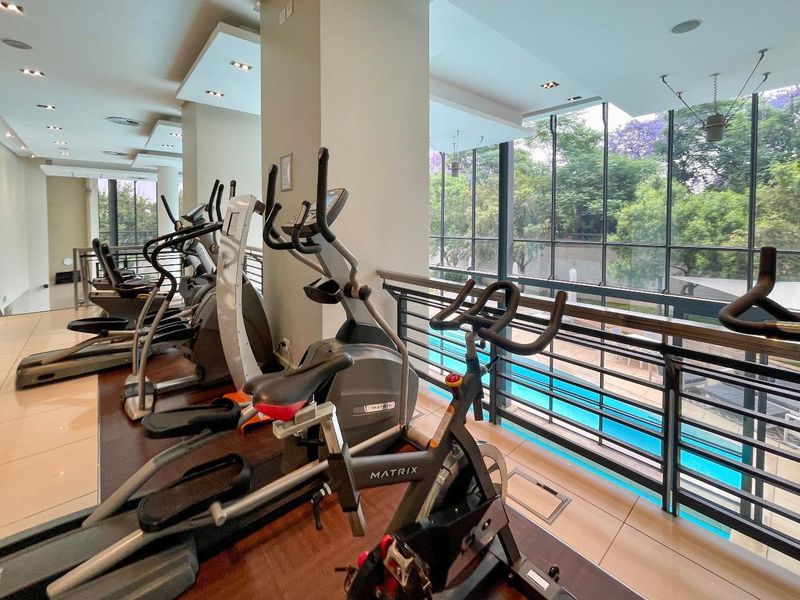 Experience Unparalleled Luxury Living in the Heart of Sandton with this exquisite fully furnished upmarket apartment. - Photo 9