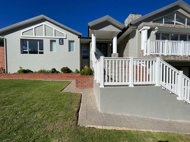Spacious Family Home with Panoramic Views & Mancave in Monte Christo Eco Estate - Photo 2