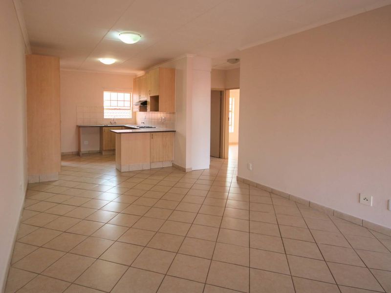 Welcome to Hazeldean - 2 Bedrooms/ 2 Bathrooms/ 1 Garage - Second Floor Unit! - Photo 4