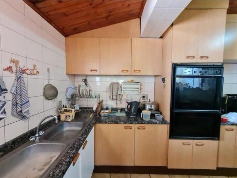 3 Bedroom House for Sale in Mondeor with Flatlet - Photo 3