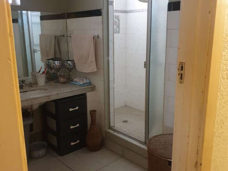 Large home in Selection Park - Photo 8