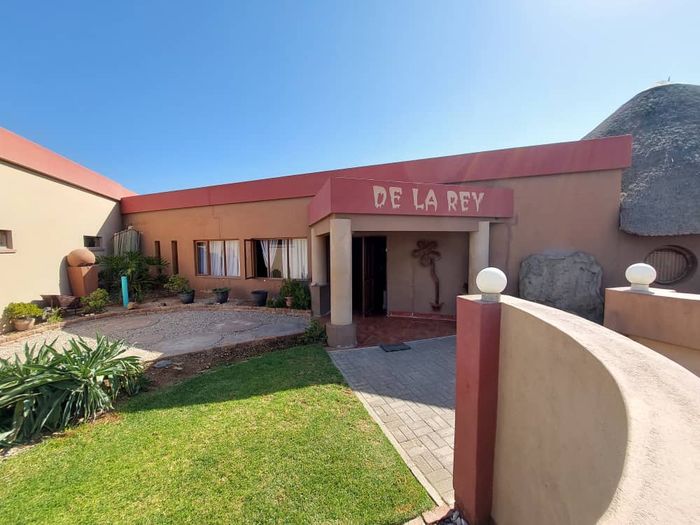 Property #2370147, House For Sale in Henties Bay Central