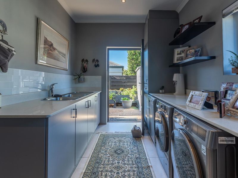 Beautifully Appointed Single-Level Home - Photo 9