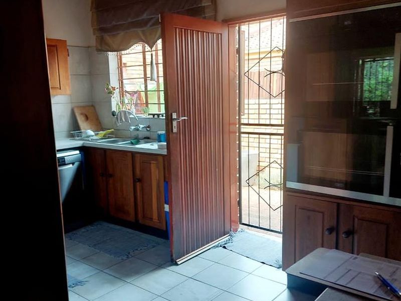 3 bedroom full title townhouse for sale. - Photo 7