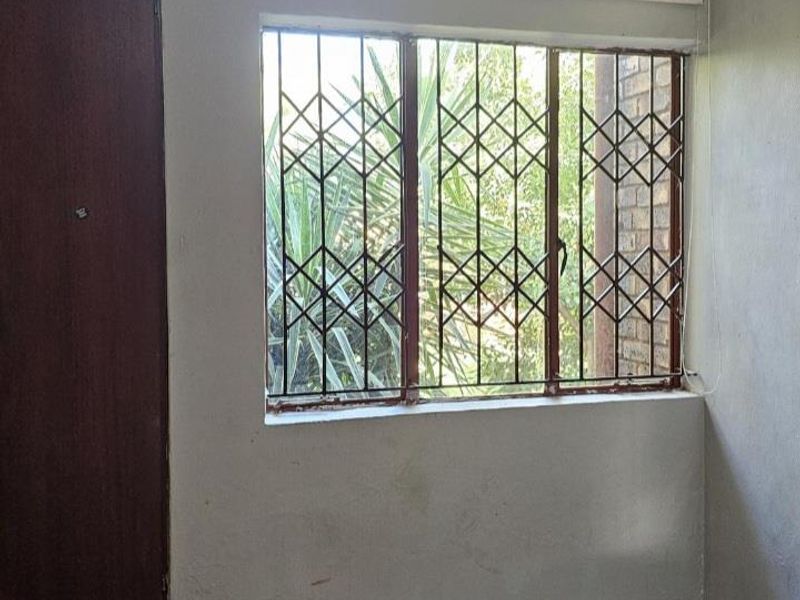 Enormous property for sale. - Photo 6