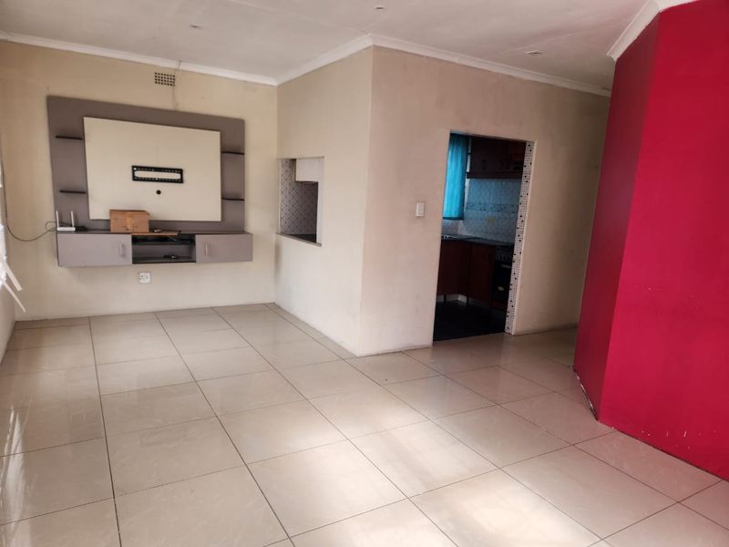 3 Bedroom House for Sale in Bongweni - Photo 5