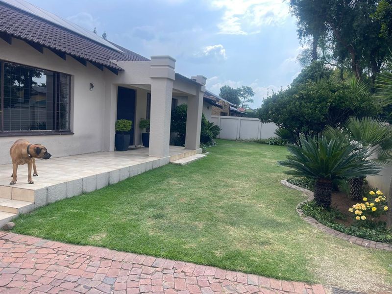 **Charming Family Home with Exceptional Outdoor Entertainment Space** - Photo 3