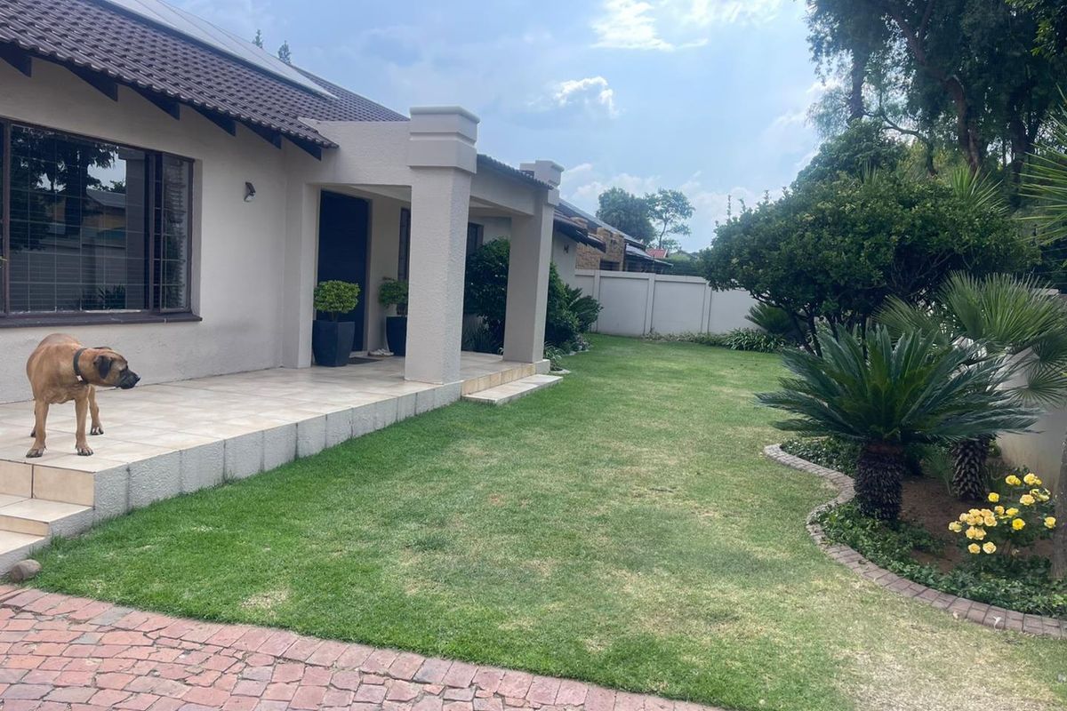 **Charming Family Home with Exceptional Outdoor Entertainment Space** - Photo 3