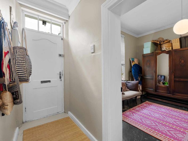 Serene home on the slopes of Signal Hill - Photo 5