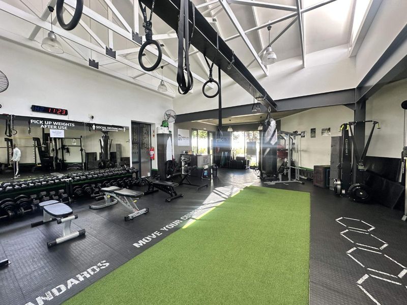 STUNNING VIEWS COME WITH THIS WELL PRICED PENTHOUSE APARTMENT FOR SALE IN GREENSTONE - Photo 10