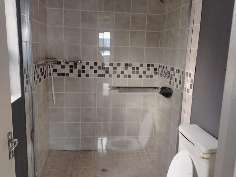 Charming 3-Bedroom House for Rent in Ilitha Park, Khayelitsha - Photo 9