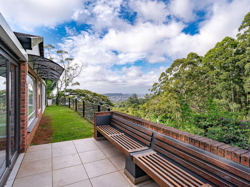 Spacious Face-Brick Family Unit with Modern Finishes, Views & Excellent Entertainment Flow - Photo 7