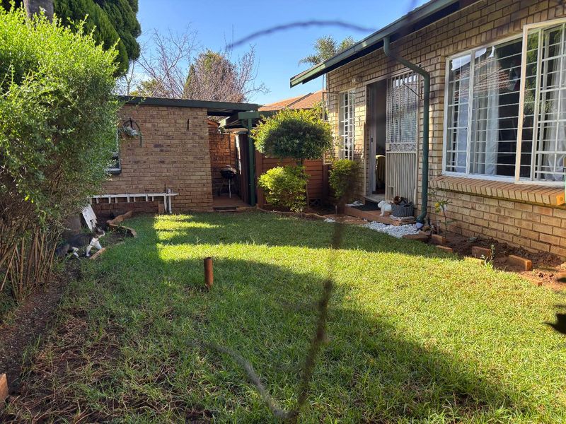 Secure 2 Bedroom Townhouse in Die Wilders For Sale - Photo 8