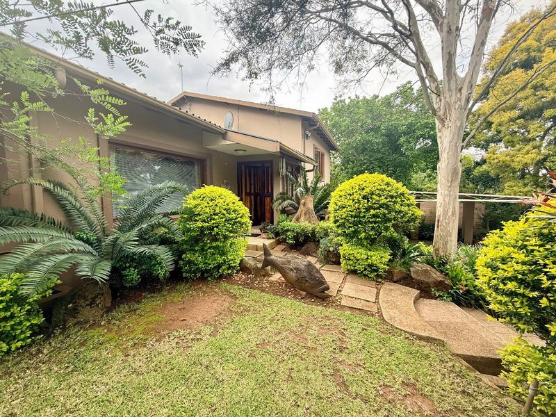 Immaculate 3 bedroom for sale in Vryheid - Photo 6