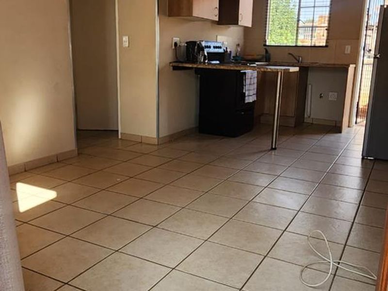 2 Bedroom Townhouse For Sale - Photo 6