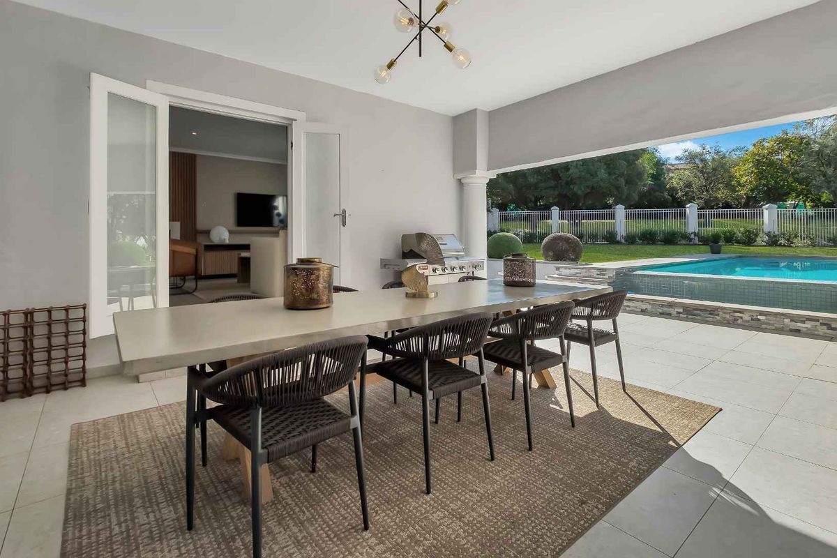 LUXURY, WITH A STYLISH FLAIR! - Photo 2