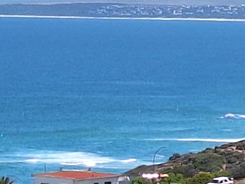 Prime Coastal Canvas: 990m2 with Unobstructed Ocean Views - Photo 2