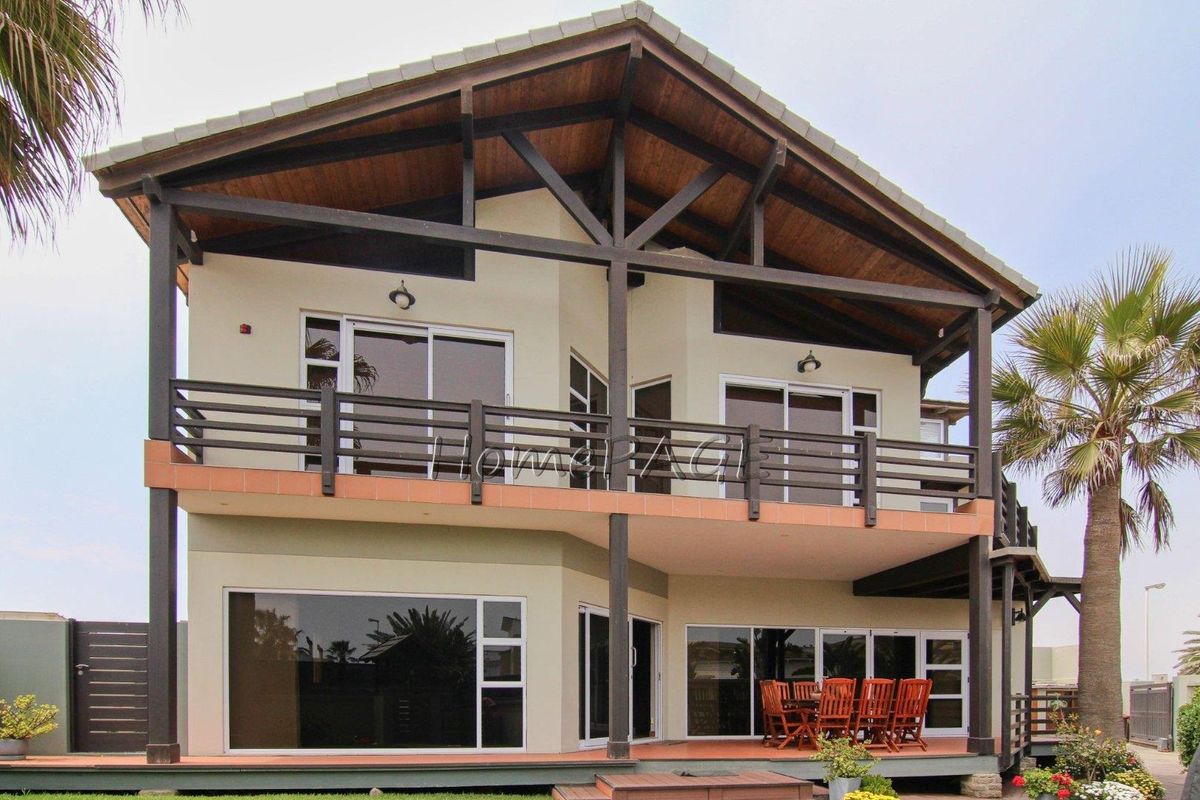Waterfront, Swakopmund:  Well Located Luxurious Home is for Sale - Photo 3