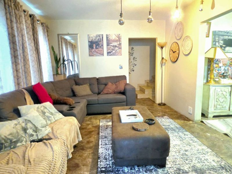 Spacious Family Living in Elandshaven - Photo 4