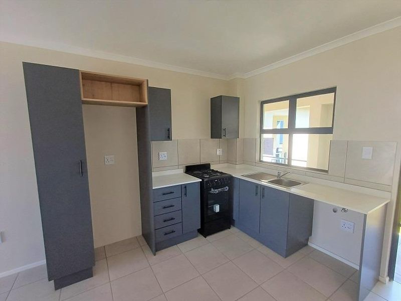 FOR RENT  |  Hillcrest  |  Kings Gate Estate  |  3 Bedroom Apartment - Photo 5