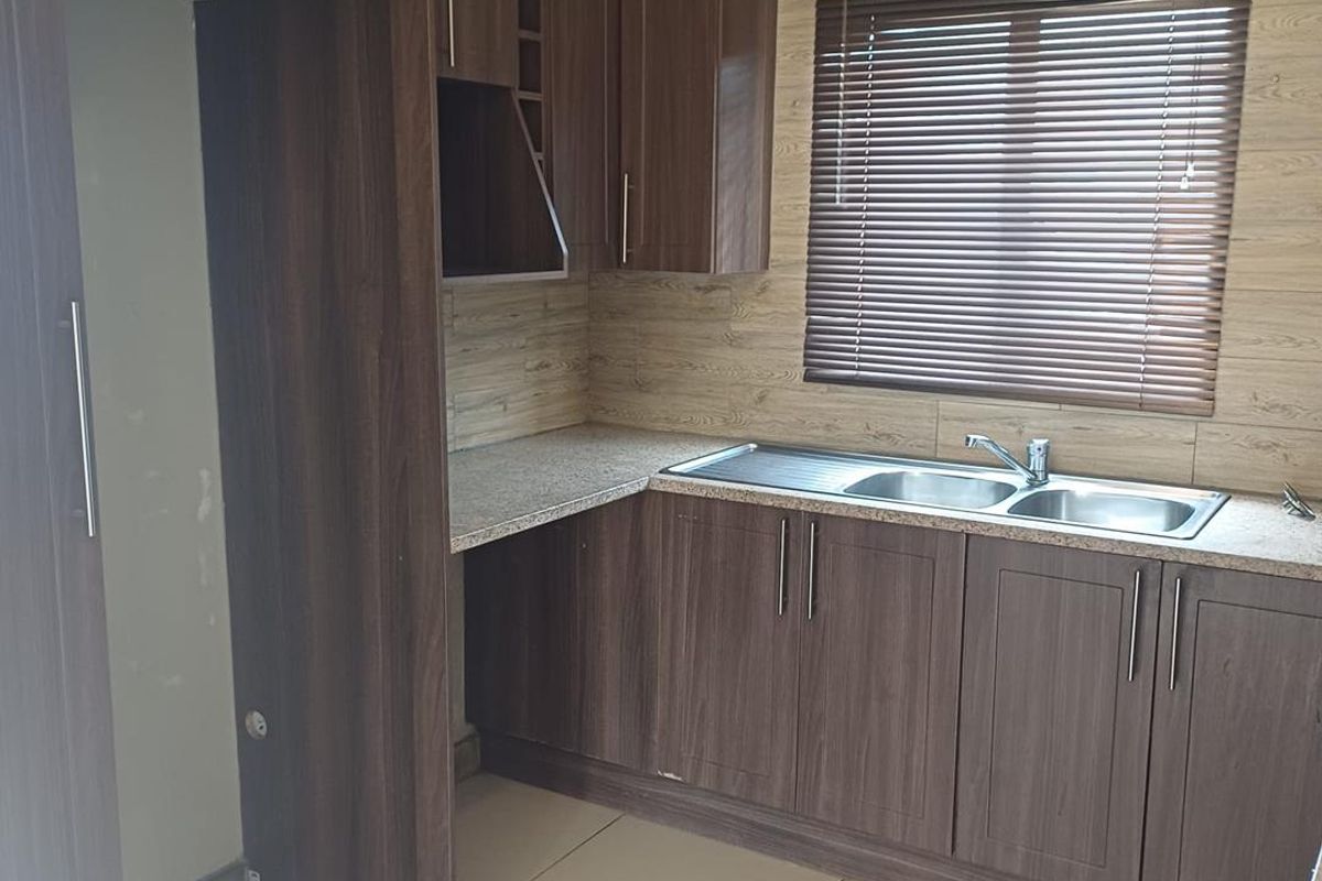 2 Bedroom Apartment To Let - Photo 4