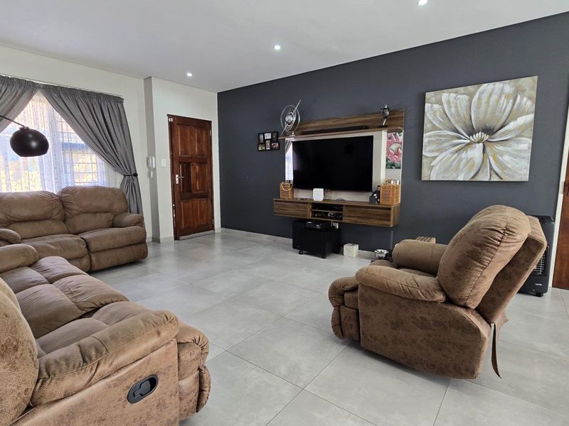 3 Bedroom Townhouse Cluster Home for Sale in New Redruth - Photo 5