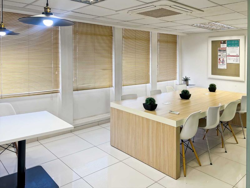 Flexible workspace in Regus Pietersburg, Limpopo - Photo 6