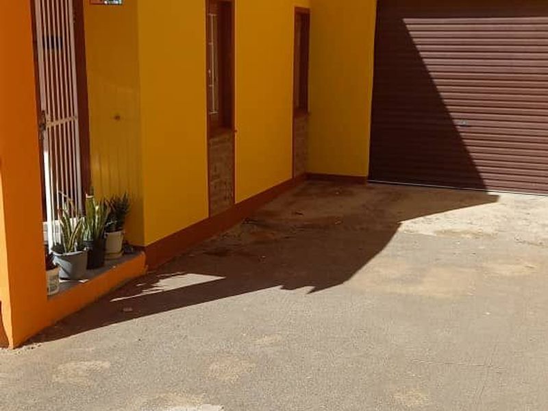 WELL-LOCATED PERFECT STARTER HOME FOR SALE IN KEETMANSHOOP - NAMIBIA - Photo 2