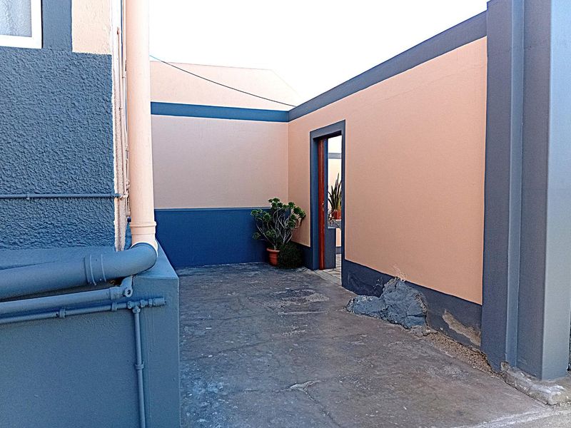 Former Guesthouse Investment Property for Sale, Lüderitz, Namibia - Photo 2
