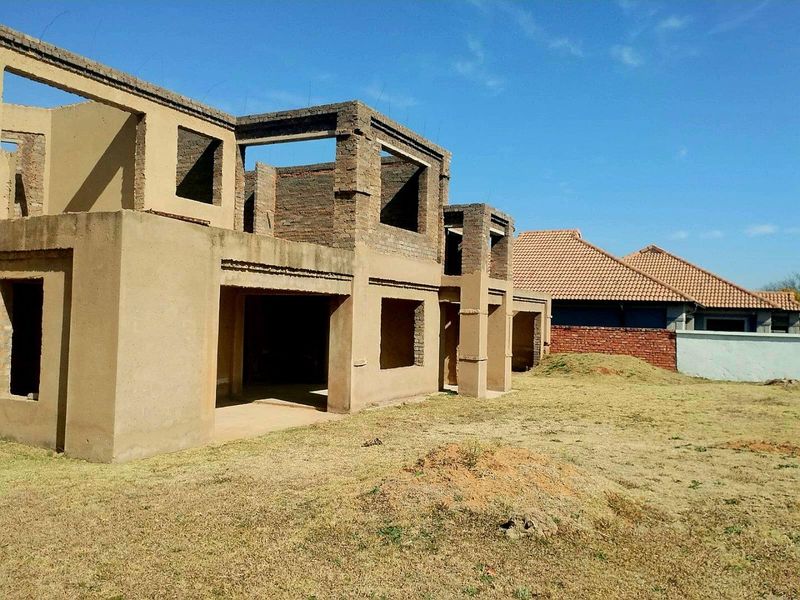 4 BEDROOMS INCOMPLETE STRUCTURES FOR SALE. - Photo 7