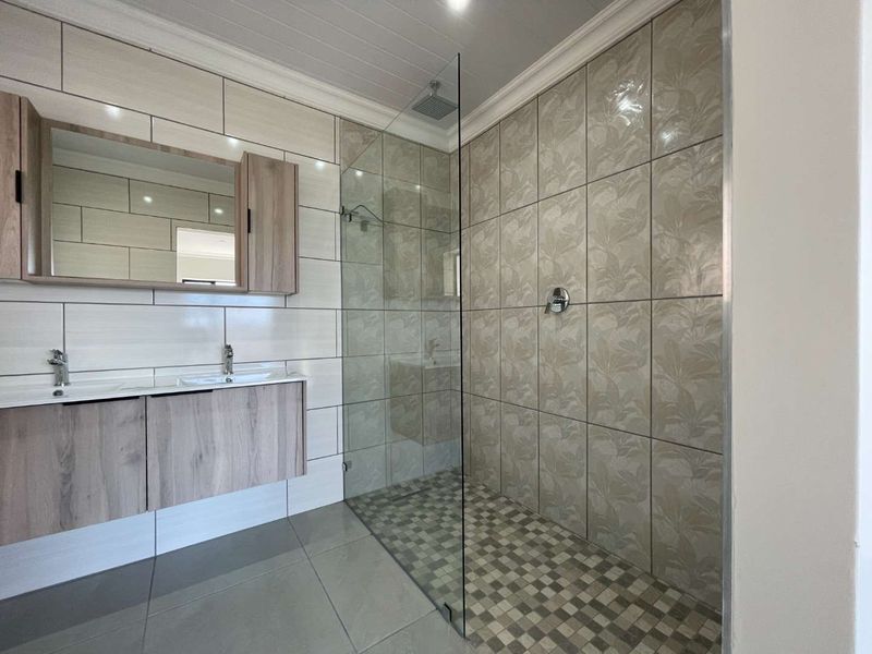 Brand New Modern Low-Maintenance Facebrick 3 Bedroom Duet Home For Sale in Island View, Mossel Bay - Photo 10