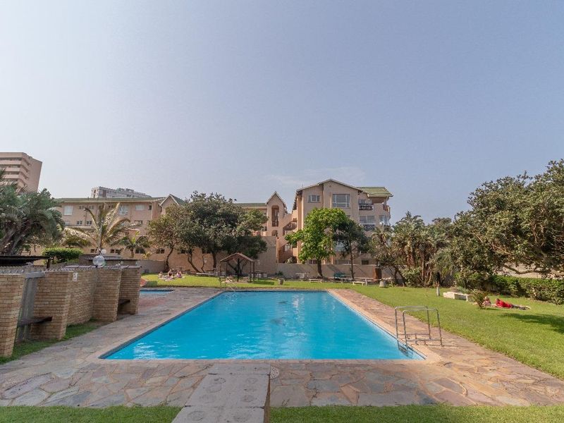 Magical views with ample space - Photo 2