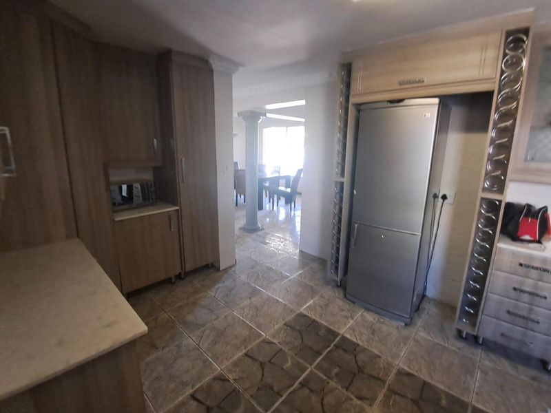 3 Bedroom Home,2 Cottages For Sale!! - Photo 10