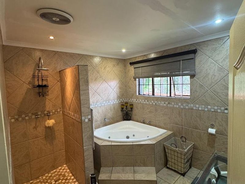 Modern 4 Bedroom Family Home - Photo 3