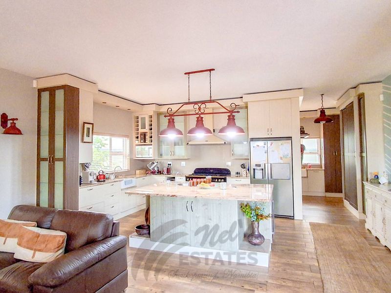 Luxurious Furnished Home For Sale in Waterfront, Swakopmund - Photo 3