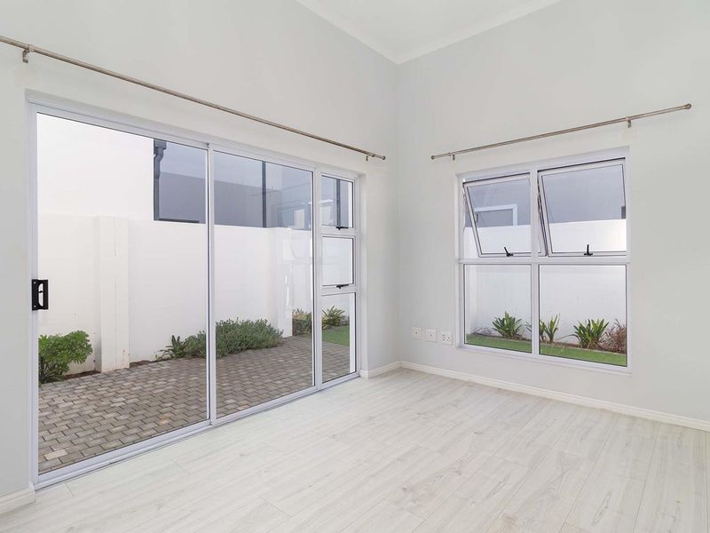 FAMILY HOME IN SAGEWOOD - Photo 6