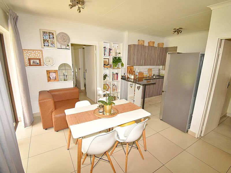 Pet-Friendly 3-Bedroom Simplex Townhouse - Photo 7