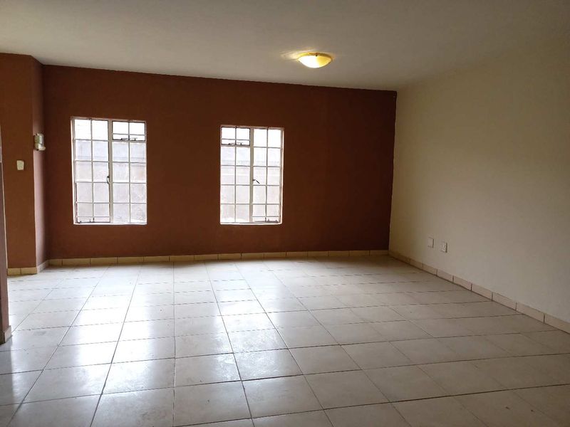 3 Bedroom townhouse for sale in Norkem Park Ext 2 - Photo 4