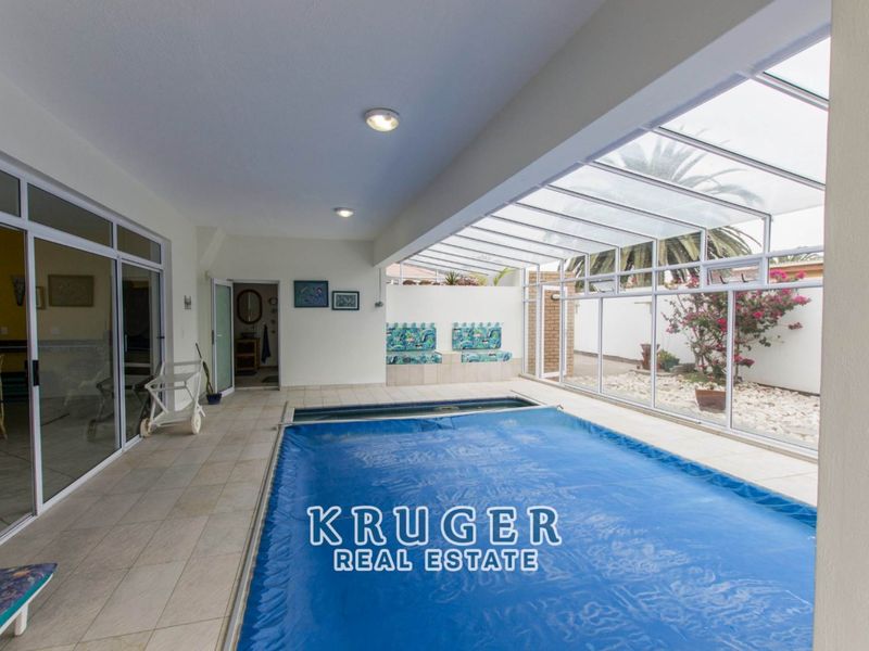 4-BEDROOM DOUBLE STOREY HOUSE WITH SWIMMING POOL - Photo 7