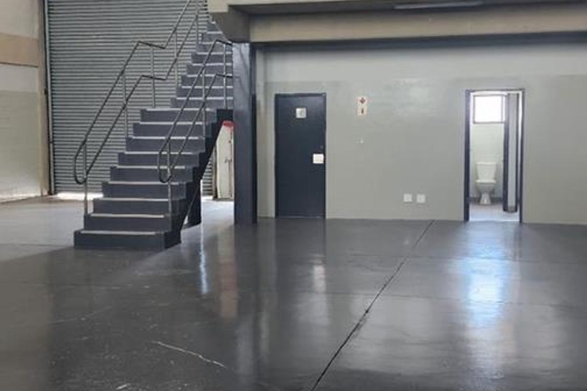 Hendra - Modern 378m2 Industrial Warehouse To Let | Cornubia Industrial Estate - Photo 4
